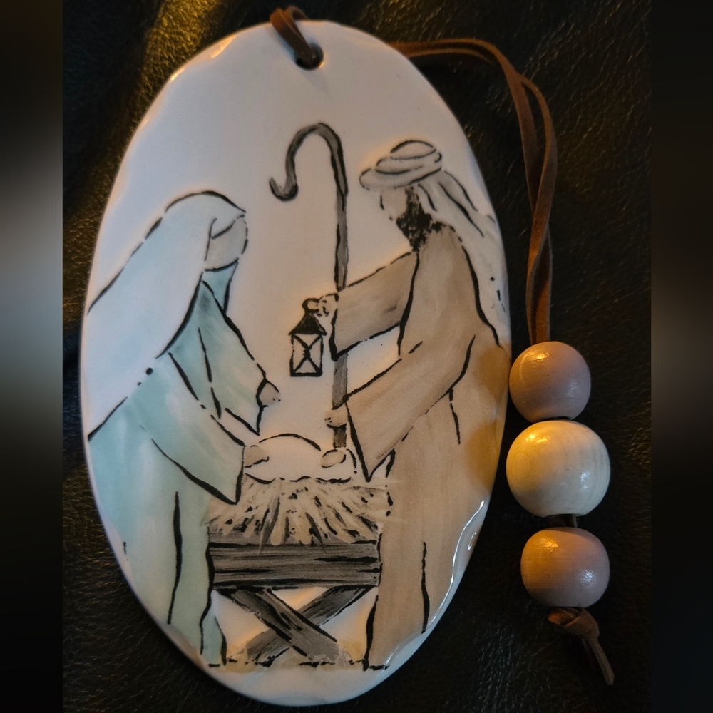 HOST PICK! ๐๐ Burton & Burton Nativity porcelain wall/door hanger 6" - Picture 7 of 7
